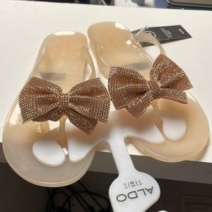 Aldo woman’s sandals Bronze /Copper in color